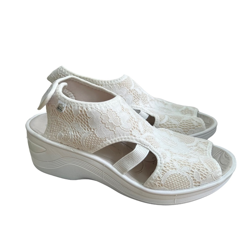 Bzees Dream Wedge Sandal lace size 7.5W